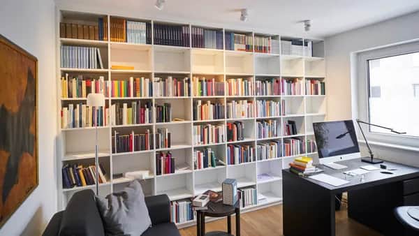 Wunderschönes Bücherregal