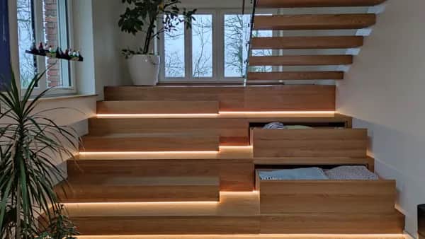 Stauraum unter der Treppe